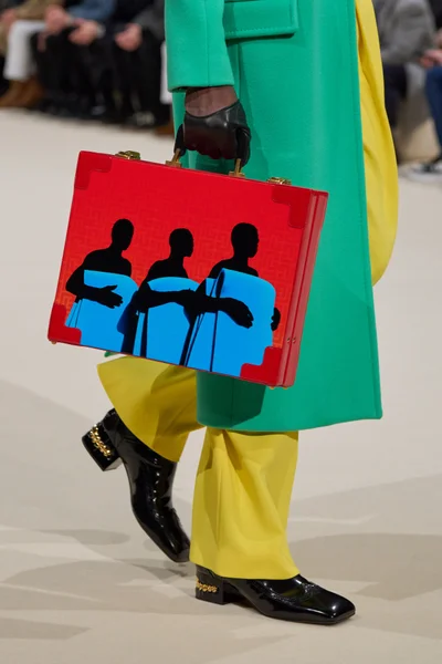 Look 70